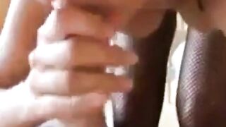 Blonde deutsche Milf in Strümpfen