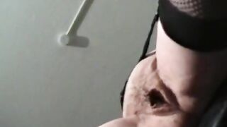 Vintage deutsche MILF mit großem Kitzler in Strümpfen