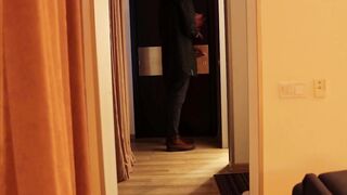 Cum Kiss Cuckold: Rough Amateur Brunette