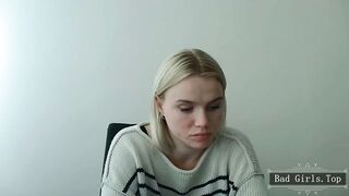 Cute amateur webcam skinny blonde teen babe