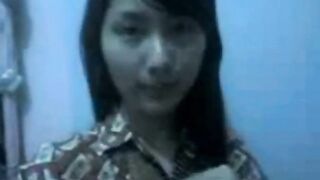 Indonesian Amateur Asian Teen Shows Her Body