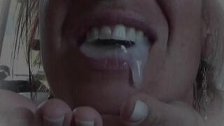 Deutsche Amateurin wird mit SahneKuchen vollgespritzt