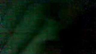 Naken i allmänheten: Svensk flicka på trappor i Jönköping