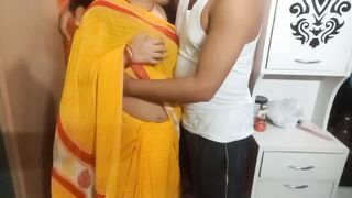 Indian Cute Bhabhi Having Romance