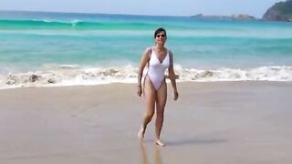 Sunbathing MILF Amateur Video