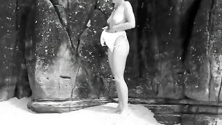 Sunbathing MILF Amateur Video