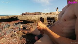 OnlyFans – GentlyPerv Candy Giada Troia In Spiaggia Quando Una Troia Vede Un Bel Cazzo Non Puo Resistere A Farlo Sborrared (2025)