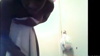 Pretty Ebony Amateur on Webcam