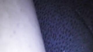 Schmutzige deutsche Ehefrau leckt Sissy-CDs Arsch in Nylon-Heels