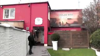 Deutsche Amateur-Blondine in Dolce Vita: Saugen und Ficken