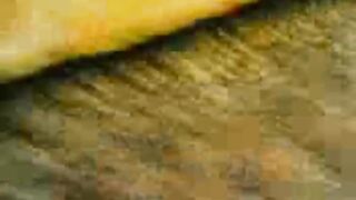 Amerikanisch-Schweizer MILF gefingert und hart gefickt