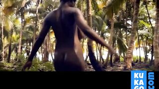 Public Flashing Of Big Natural Tits In The Moment Of Escape