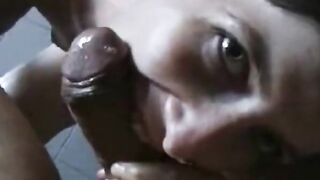 Deep-Throating American MILF Gives Blowjob