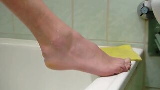 Hot Babes Finger and Dildo Their Pussies in Steamy Solo Scenes