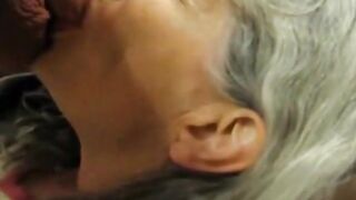 Vieille et cochonne, elle me fait jouir comme une reine