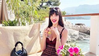 JacquieEtMichelTV - Lola - 25, takes on a challenge that impressed her