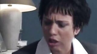 Suomalainen MILF Isabella Rossan isot tissit syväkurkku