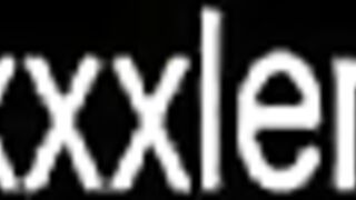 Umkleideraum-Sexvideo eines deutschen Amateurpaares