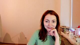 Pretty skinny small tits brunette solo webcam milf