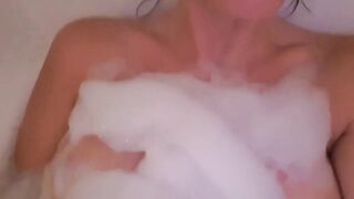 Deutsches Teenie-Badewannenmasturbation ASMR