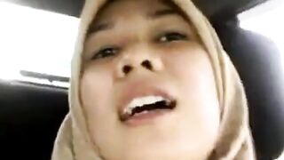 Arab Asian Babe in Fingering Solo