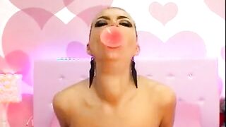 Hot Chick Deepthroats Pink Dildo on Webcam