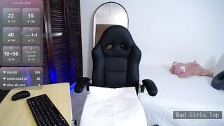 Very hot big ass and natural huge tits web petite milf