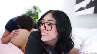 Stepbro cant hold it after seeing stepsis shaved pussy