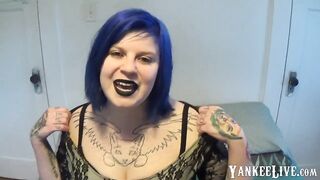 Tattooed Cam Girl With Big Ass And Tits Plays With Her Pussy