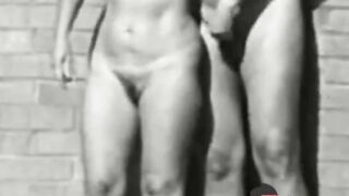 Sonniger Handjob mit einer dänischen Großmutter