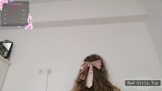 Petite slim babe with very hot oiled big booty ass