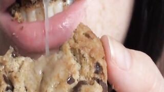 Cookie Cumshot Amateur Delight
