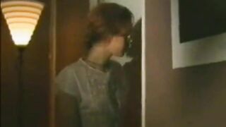 Svenska Redhead Amandla leker med sin fitta