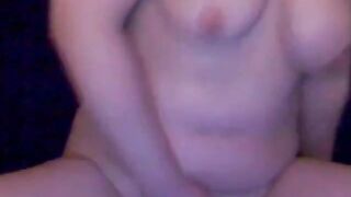 Mom Masturbates on Webcam for Viewers