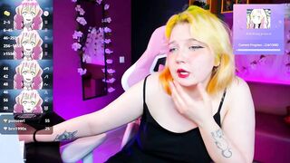 Big ass and natural big tits petite BBW blonde teen
