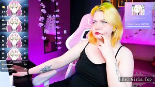 Natural big tits and big ass very cute blonde web teen