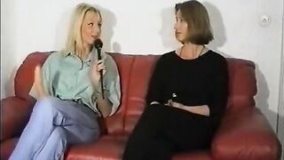 Deutsche Amateur-MILFs im lesbischen Dildointerview
