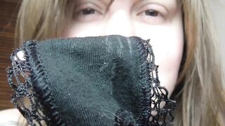 Kinky Wisconsin Girl Teases with JOI Panty Sniffing Instruction
