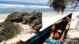 Public Pussy & Anal Play at Surfers Beach