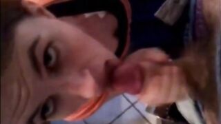 Sąsiadka robi loda i połyka - Polish Amateur Blowjob