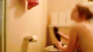 Big Dildo Ride av Swedish Amatör med stora bröst