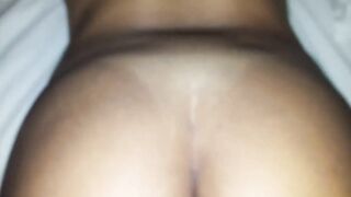 Tentando anal com uma morena brasileira amadora