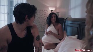 Guy fucking his girlfriend after making his stepmom squirt