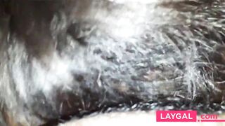 Tia brasileira amadora dá blowjob num pau pequeno