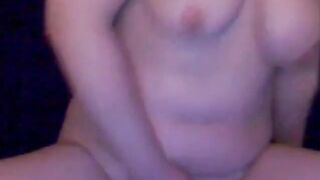 Mom Masturbates on Webcam for Viewers