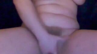 Mom Masturbates on Webcam for Viewers