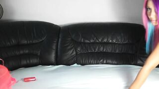 Deutsche Amateurin reitet auf Sexkissen