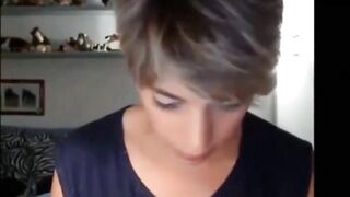 Gorgeous Short-Haired Webcam Girl