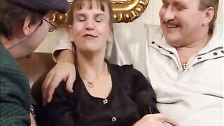 Big-Titted German Amateur Andrea Dalton in Pralle Glocken