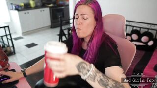 Pretty piercing long hair big booty babe cam fisting